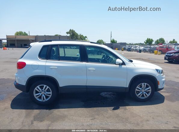 WVGAV7AX9HK041815 2017 VOLKSWAGEN TIGUAN White Vista interior trasera