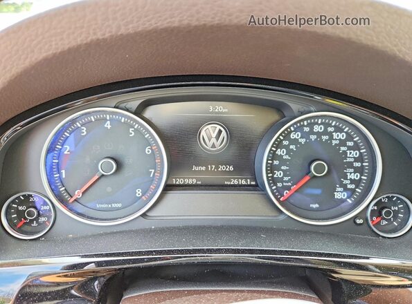 WVGEF9BP0GD010206 2016 VOLKSWAGEN TOUAREG Черный Вид щитка приборов