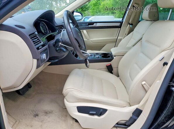 WVGEF9BP2GD002219 2016 VOLKSWAGEN TOUAREG Black წინა სალონის ხედი