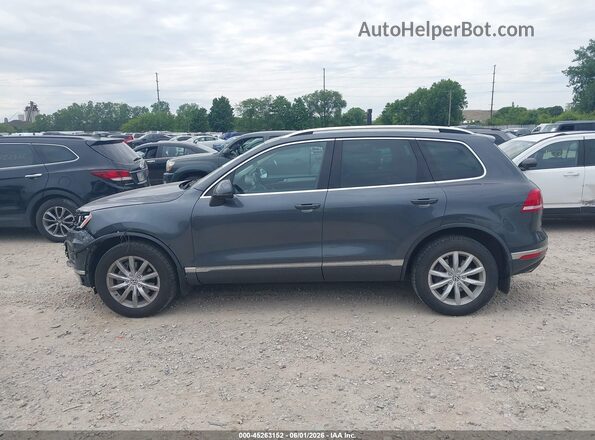 WVGEF9BP2GD010336 2016 VOLKSWAGEN TOUAREG Black 
