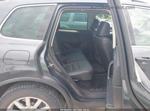 WVGEF9BP2GD010336 2016 VOLKSWAGEN TOUAREG Black VIN sticker view