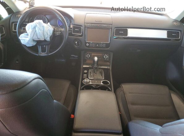 WVGEF9BP4GD009916 2016 VOLKSWAGEN TOUAREG Black Dashboard view