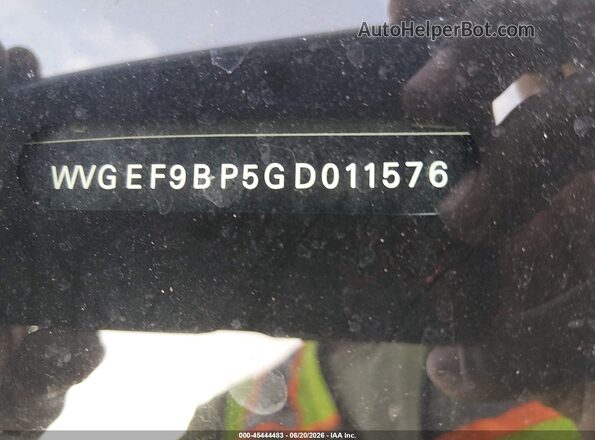 WVGEF9BP5GD011576 2016 VOLKSWAGEN TOUAREG Black Вид підкапотного простору