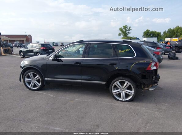 WVGEF9BP5GD011576 2016 VOLKSWAGEN TOUAREG Black 
