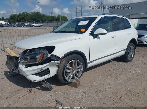 WVGEF9BP7GD001146 2016 VOLKSWAGEN TOUAREG White Առջևի ձախ երեք քառորդ տեսարան