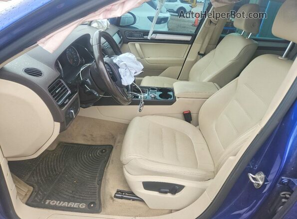WVGEF9BP7GD010882 2016 VOLKSWAGEN TOUAREG Синий Вид салона спереди