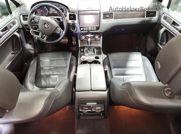 WVGEF9BP9GD011449 2016 VOLKSWAGEN TOUAREG Gray Vista del salpicadero