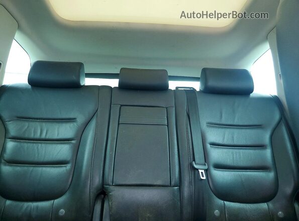 WVGEP9BP0GD003737 2016 VOLKSWAGEN TOUAREG Blue Rear seats view