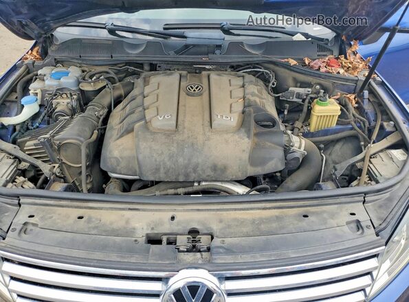 WVGEP9BP0GD003737 2016 VOLKSWAGEN TOUAREG Blue Engine compartment view