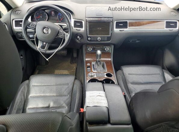 WVGEP9BP0GD003737 2016 VOLKSWAGEN TOUAREG Blue Dashboard view