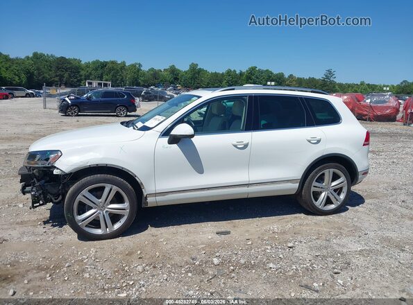 WVGGF7BP3HD006259 2017 VOLKSWAGEN TOUAREG White 