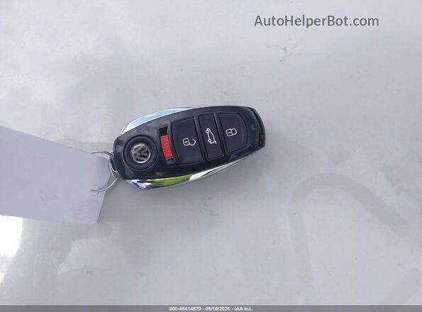 WVGRF7BP0HD004445 2017 VOLKSWAGEN TOUAREG Серый Вид панели приборов