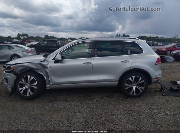 WVGRF7BP0HD004445 2017 VOLKSWAGEN TOUAREG Серый Панорамный вид салона 360°