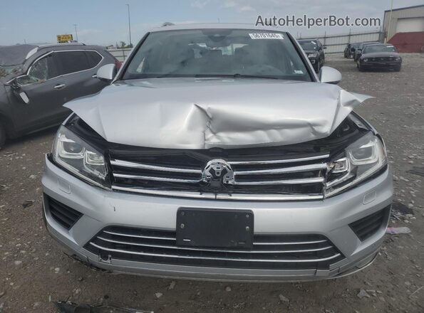 WVGRF7BP2HD001093 2017 VOLKSWAGEN TOUAREG Silver Vista frontal
