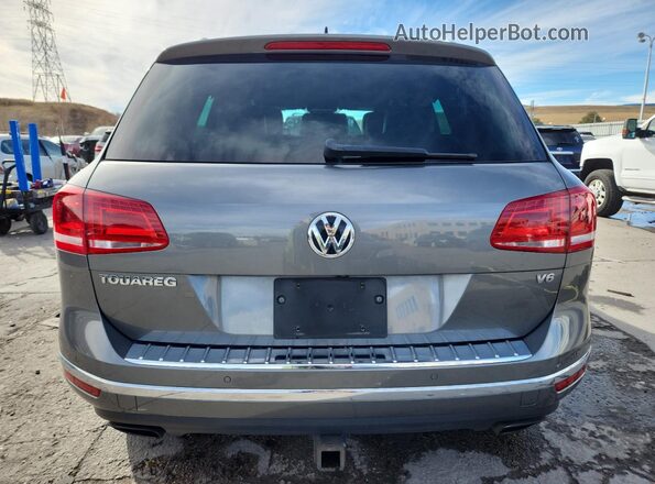 WVGRF7BP2HD001871 2017 VOLKSWAGEN TOUAREG Gray Rear view