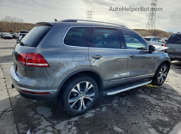 WVGRF7BP2HD001871 2017 VOLKSWAGEN TOUAREG Gray Rear right