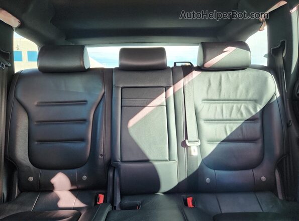 WVGRF7BP2HD001871 2017 VOLKSWAGEN TOUAREG Gray Rear seats view