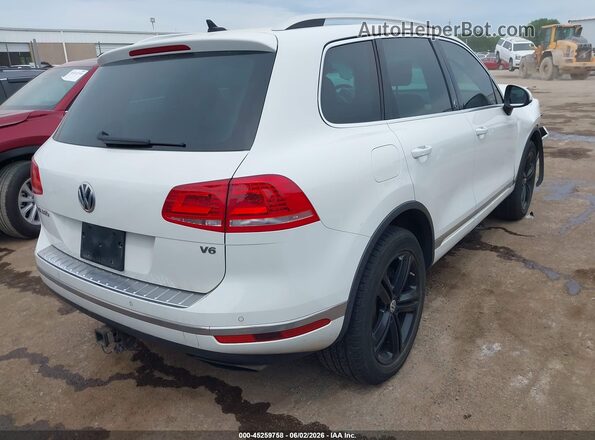 WVGRF7BP2HD006276 2017 VOLKSWAGEN TOUAREG White Հետևի աջ