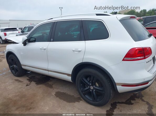 WVGRF7BP2HD006276 2017 VOLKSWAGEN TOUAREG White Սալոնի 360 աստիճան տեսք
