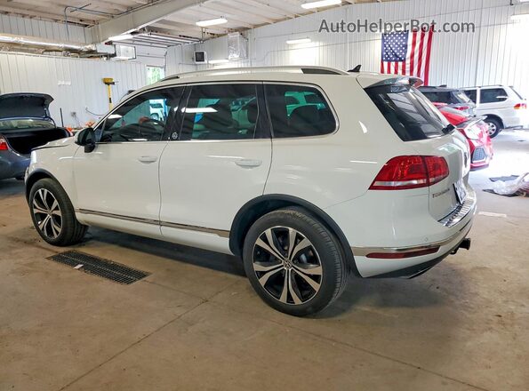 WVGRF7BP4HD001399 2017 VOLKSWAGEN TOUAREG White Задня ліва чверть