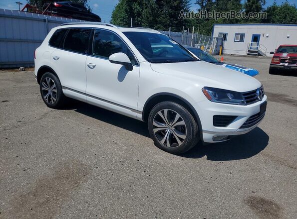 WVGRF7BP8HD003284 2017 VOLKSWAGEN TOUAREG White 