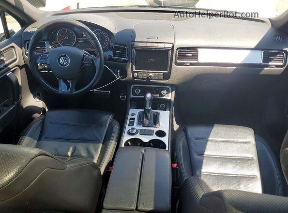 WVGRF7BP8HD003284 2017 VOLKSWAGEN TOUAREG White 