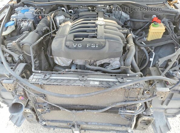WVGRF7BP9HD001978 2017 VOLKSWAGEN TOUAREG Black Вид задньої частини салону