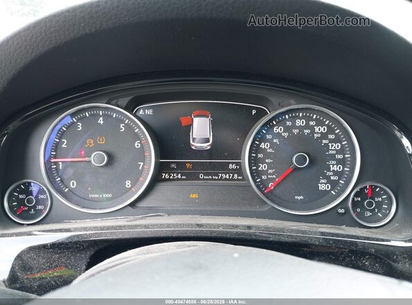 WVGRF7BPXHD000869 2017 VOLKSWAGEN TOUAREG Черный Вид задних сидений