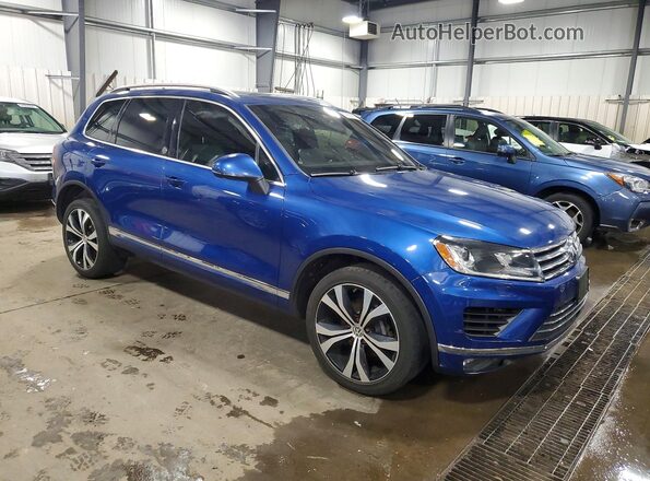 WVGRF7BPXHD003982 2017 VOLKSWAGEN TOUAREG Blue Delantero derecho
