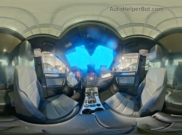 WVGRF7BPXHD003982 2017 VOLKSWAGEN TOUAREG Blue Vista interior de 360 grados