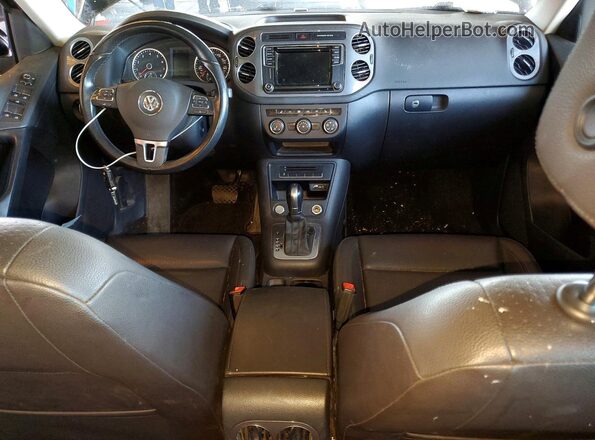 WVGRV7AX1HK002722 2017 VOLKSWAGEN TIGUAN Black Dashboard view