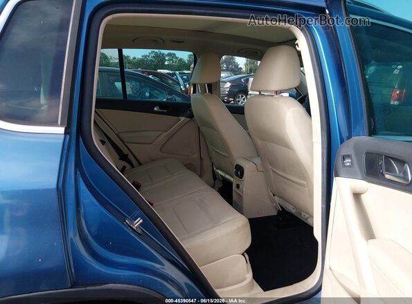 WVGRV7AX4HW502480 2017 VOLKSWAGEN TIGUAN Blue Widok naklejki z numerem VIN