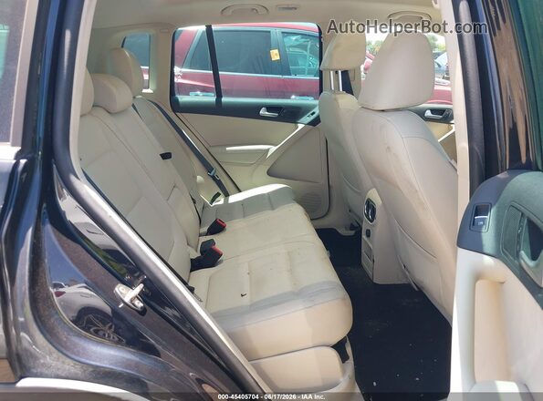 WVGRV7AX6HK011979 2017 VOLKSWAGEN TIGUAN Черный Вид наклейки с VIN-кодом