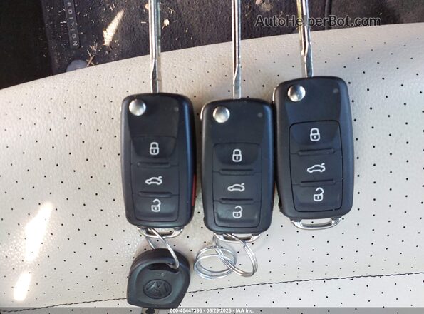 WVGSV7AX0HK003846 2017 VOLKSWAGEN TIGUAN Черный Вид панели приборов