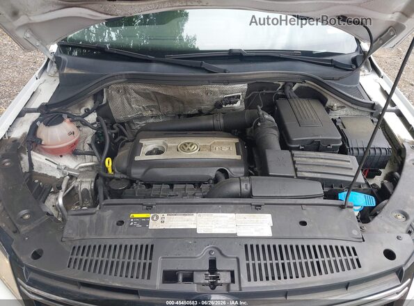 WVGSV7AX0HK031372 2017 VOLKSWAGEN TIGUAN White Հետևի տեսք