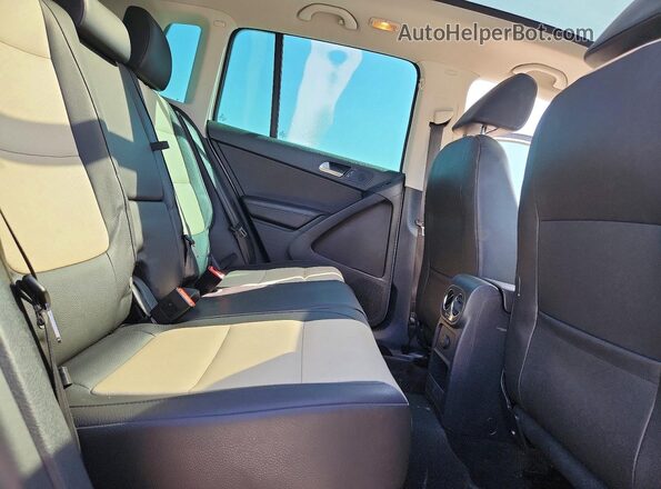 WVGTV7AX1HW505679 2017 VOLKSWAGEN TIGUAN White Rear seats view