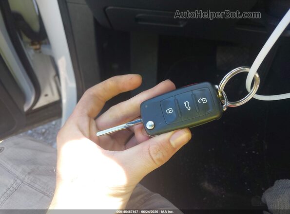 WVGUV7AX0HK015794 2017 VOLKSWAGEN TIGUAN White წინა პანელის ხედი