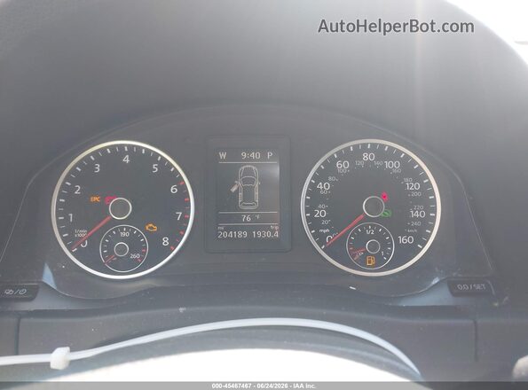 WVGUV7AX0HK015794 2017 VOLKSWAGEN TIGUAN White უკანა სავარძლების ხედი