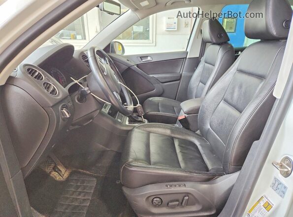 WVGUV7AX1HW509056 2017 VOLKSWAGEN TIGUAN Белый 
