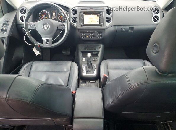 WVGUV7AX9HK020427 2017 VOLKSWAGEN TIGUAN White Առջևի վահանակի տեսք
