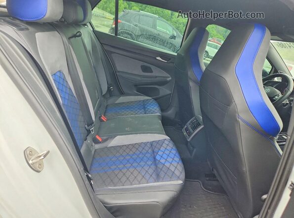 WVWEB7CD0SW215028 2025 VOLKSWAGEN GOLF White Vista de los asientos traseros