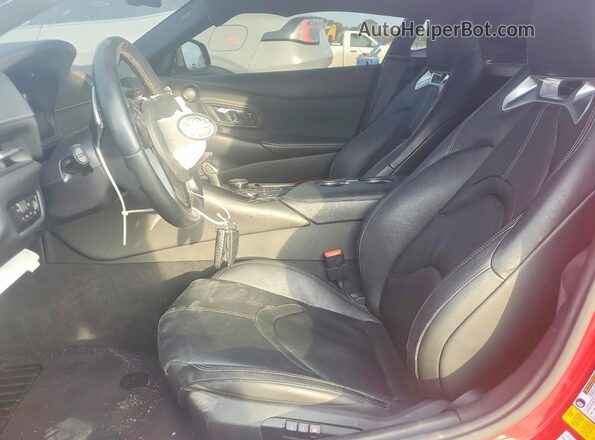 WZ1DB0C01MW036419 2021 TOYOTA SUPRA Red Widok wnętrza z przodu