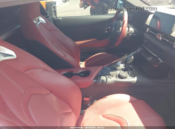 WZ1DB0C02NW052064 2022 TOYOTA GR SUPRA White Widok wnętrza z przodu