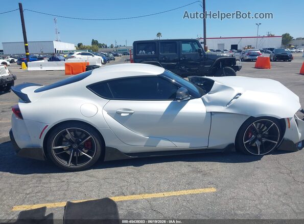 WZ1DB0C02NW052064 2022 TOYOTA GR SUPRA White Widok wnętrza z tyłu