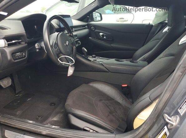 WZ1DB0C0XNW050675 2022 TOYOTA GR Silver Vista interior delantera