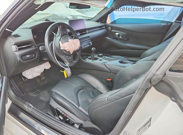 WZ1DB0G01TW072748 2026 TOYOTA GR White Vista del salpicadero