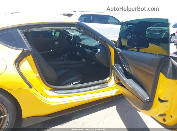 WZ1DB4C06LW028001 2020 TOYOTA GR SUPRA Yellow Սալոնի դիմացի տեսք