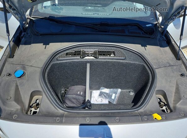 YSMED3KA8PL144314 2023 POLESTAR 2 Silver Vista del compartimento del motor