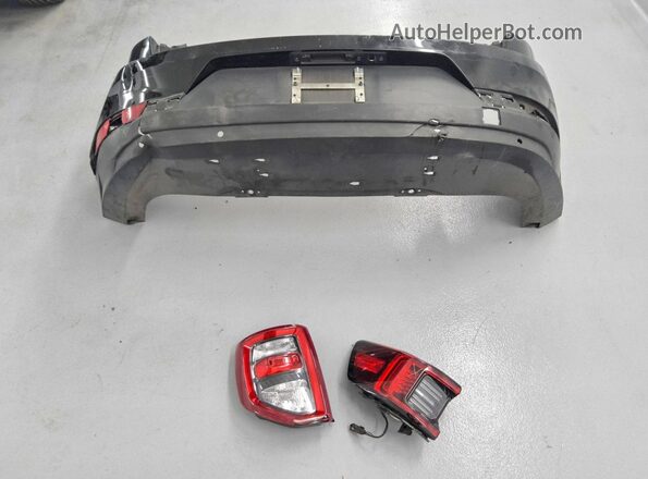 YSMEG3KA8PL129643 2023 POLESTAR 2 Black Vista del compartimento del motor