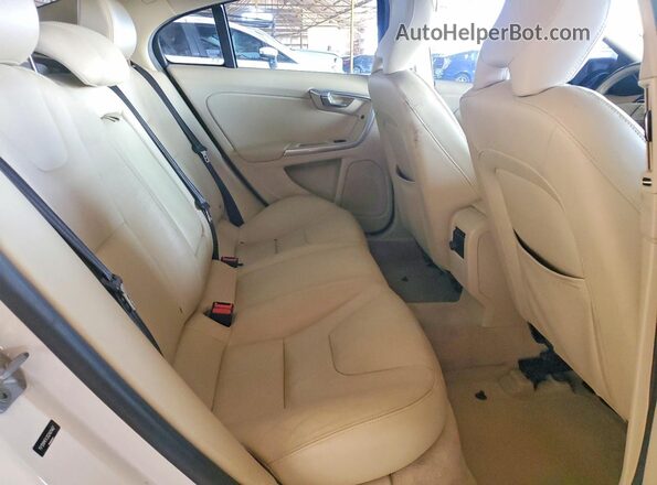 YV126MFK2G2401467 2016 VOLVO S60 White Vista de los asientos traseros